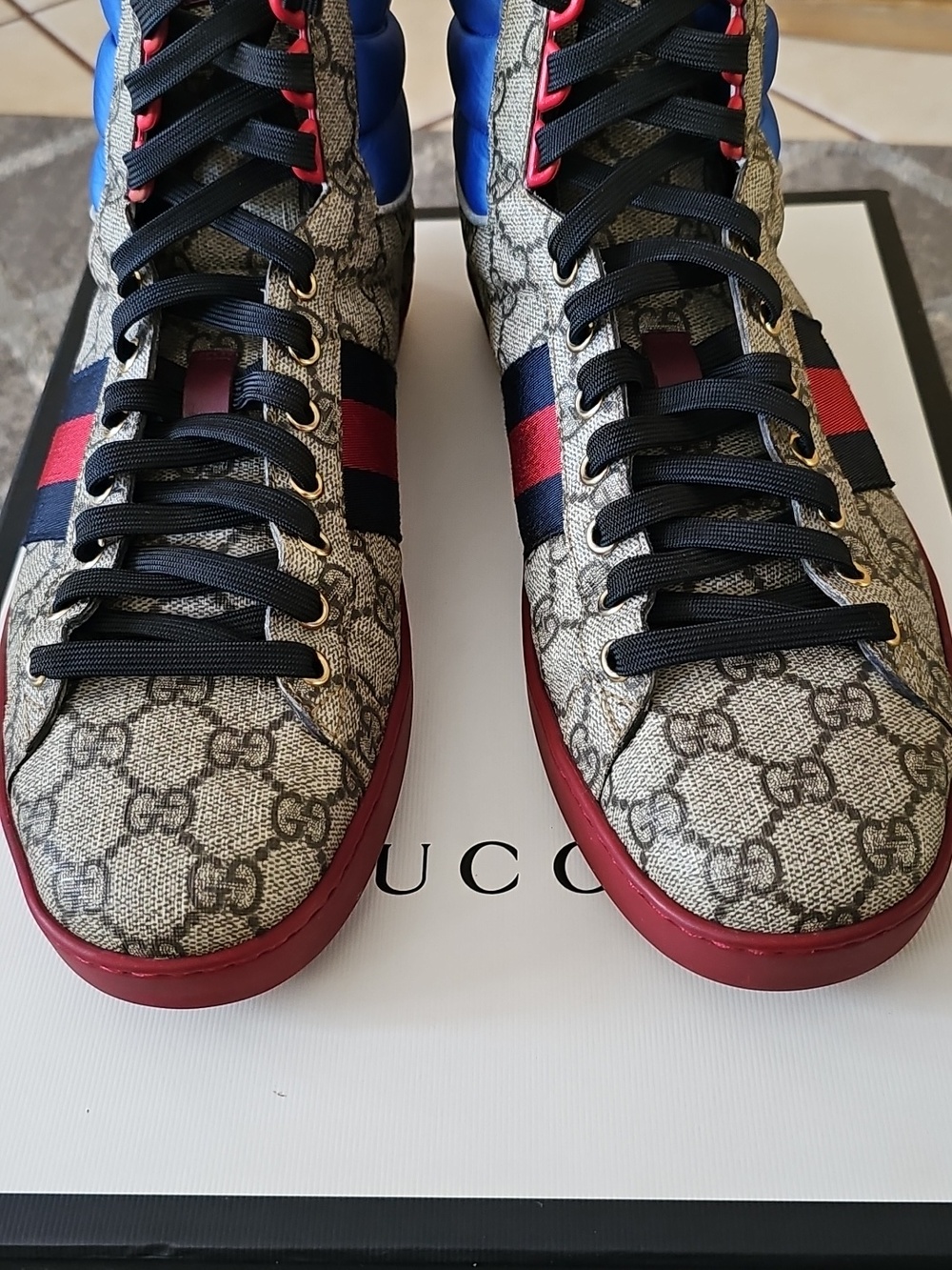 Gucci Men’s High-Top Sneakers in Light Gray Monogram with Blue & Red Accents - Picture 13 of 14